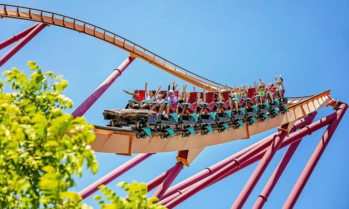 Six Flags Great America Deal: 55% Off Admission + Unlimited Drinks at Groupon